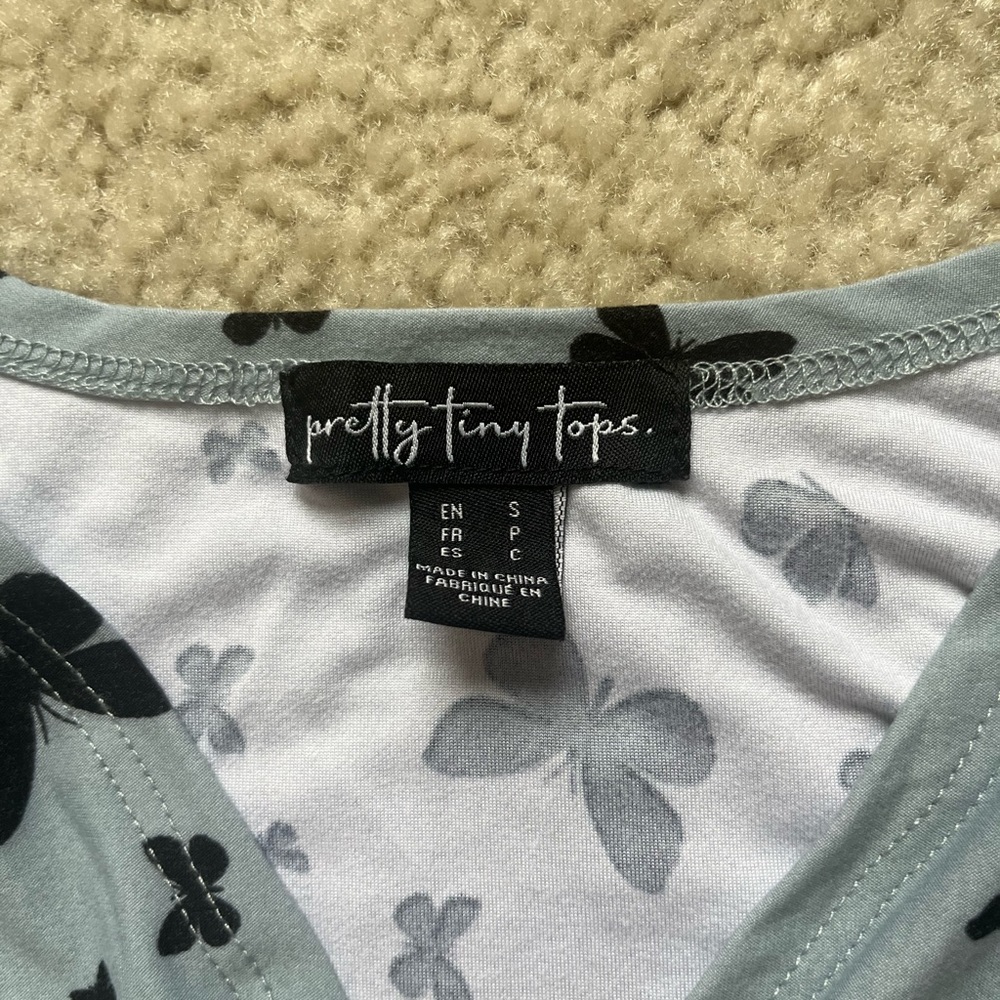 Butterfly Crop Top - Picture 3 of 3